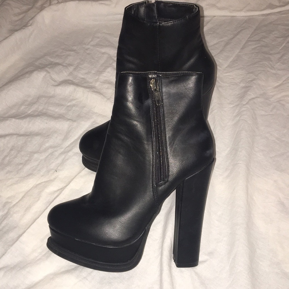 Platform booties - Picture 2 of 2